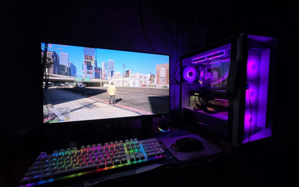 PC Gaming 1440p — Ryzen 7 9800X3D · RTX 5070 Ti (ảnh minh hoạ)